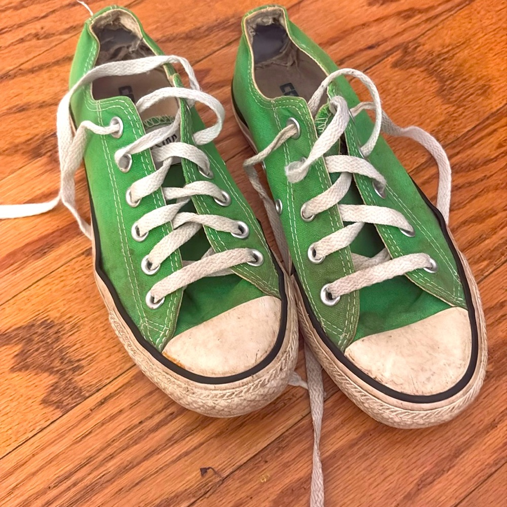 Green Converse Chuck Taylor’s - Size 6 women’s